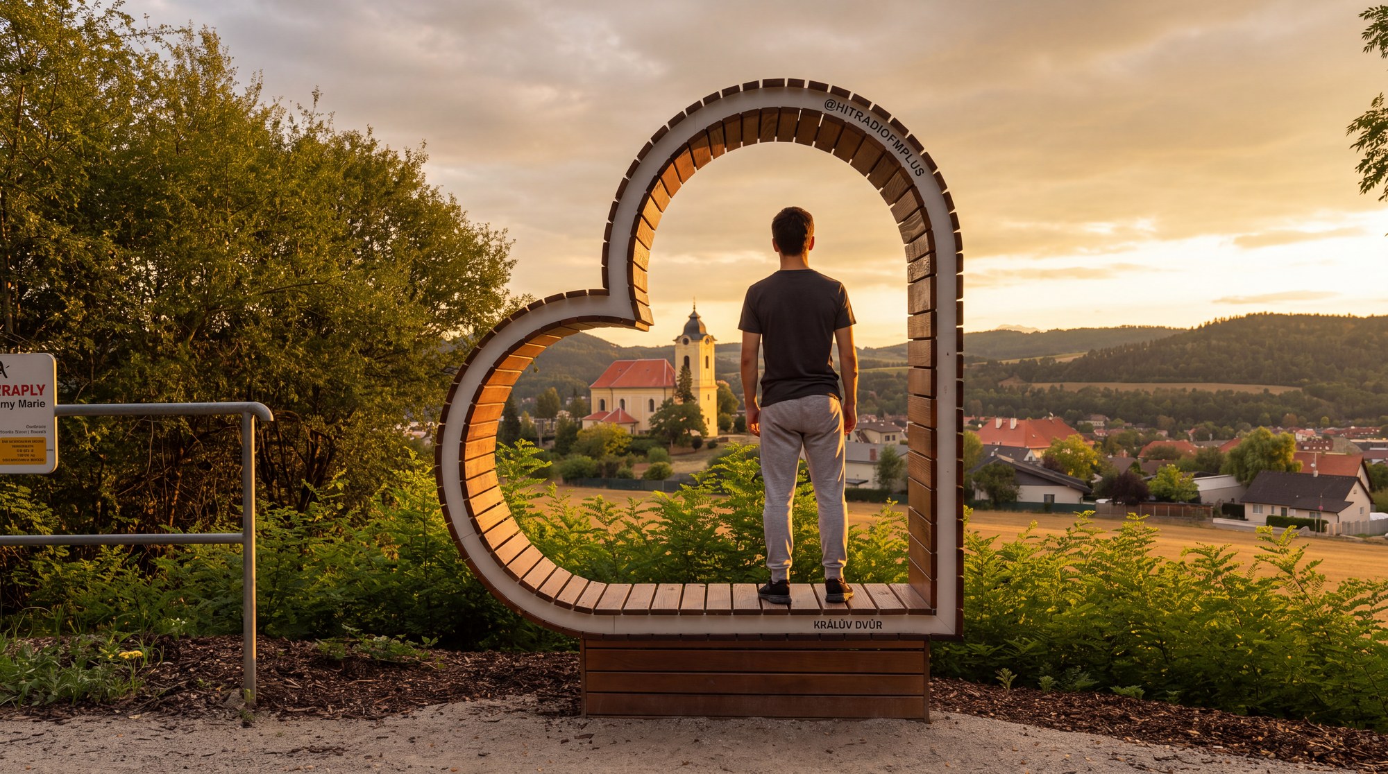 KRÁLŮV DVŮR